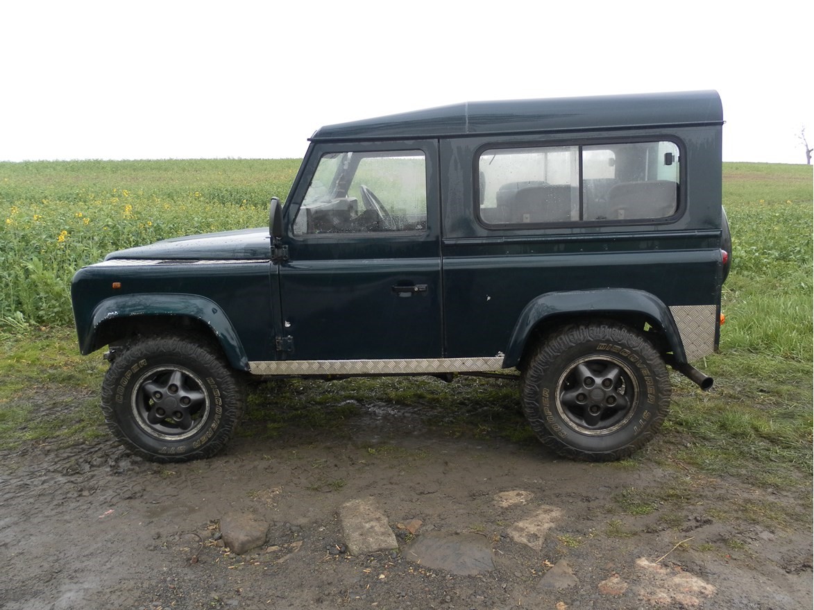 Land Rover Defender 90 7 seater